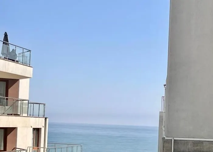 Sea View Terrace Spacious 1br Quiet Area Апартамент Бяла